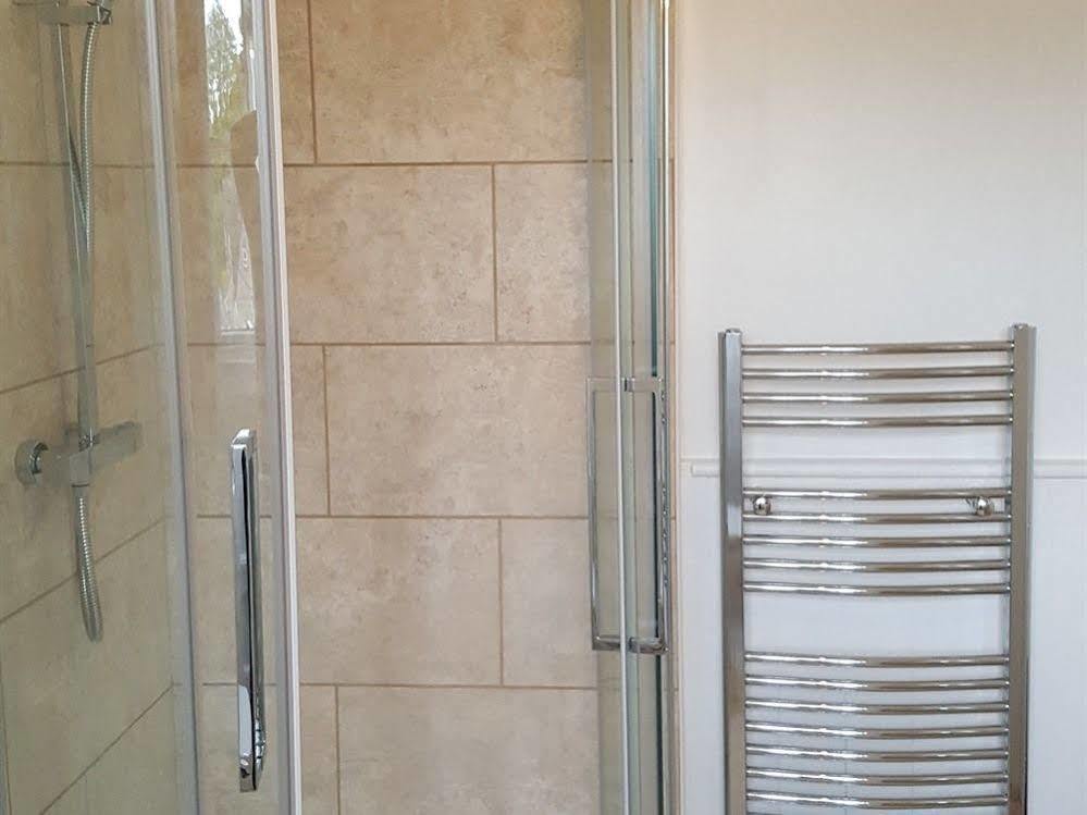 Grigshot Apartment Страуд Екстериор снимка