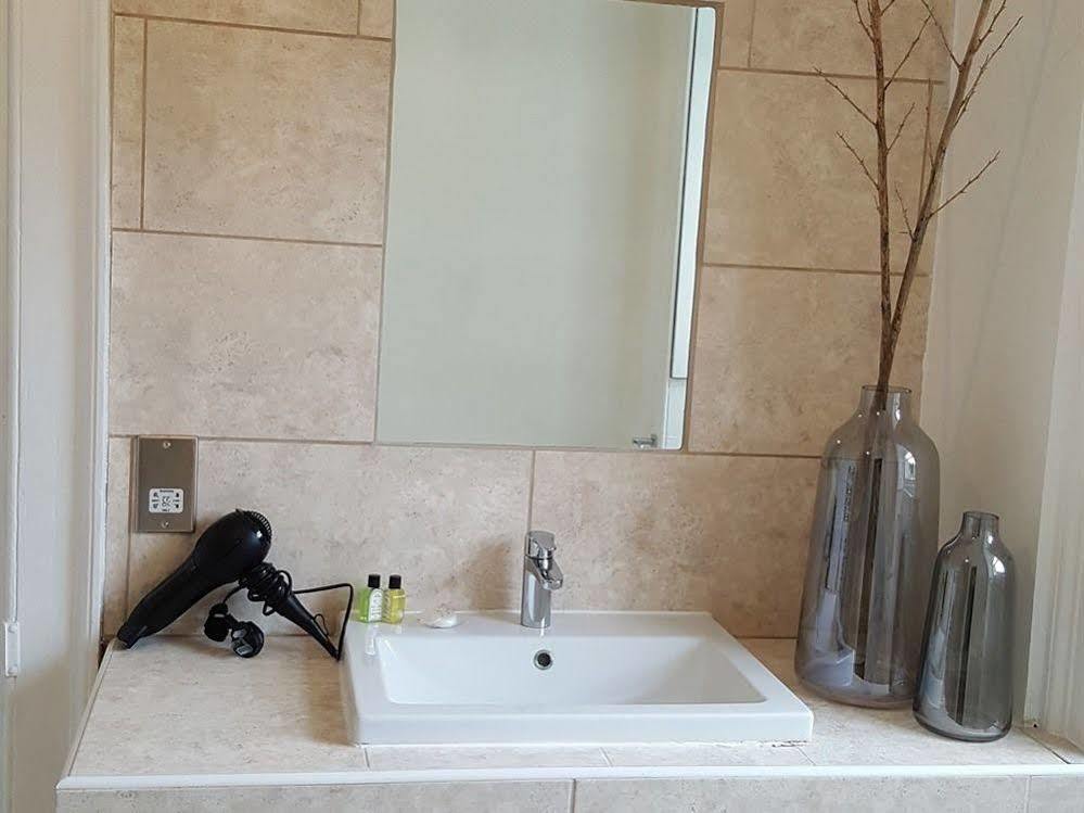 Grigshot Apartment Страуд Екстериор снимка
